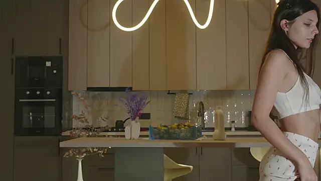 whisper of love online show from 10-29-25, 02:10