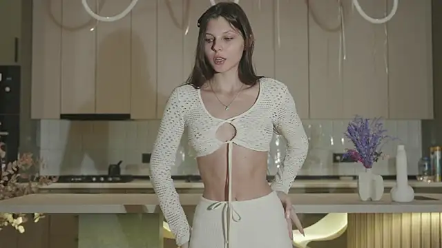 whisper of love online show from 11-18-25, 02:16