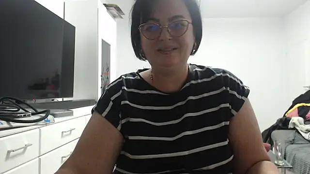 Amandamuller1982 online show from 10-18-25, 08:00