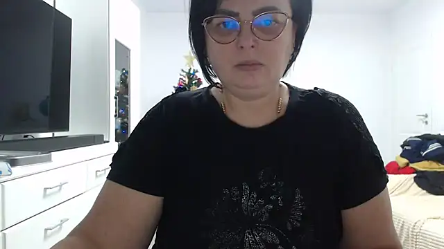 Amandamuller1982 online show from 12-15-25, 06:36