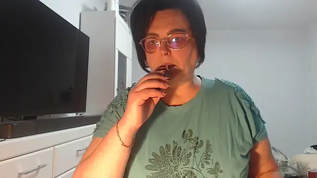 Amandamuller1982 online show from 05-16-26, 08:30