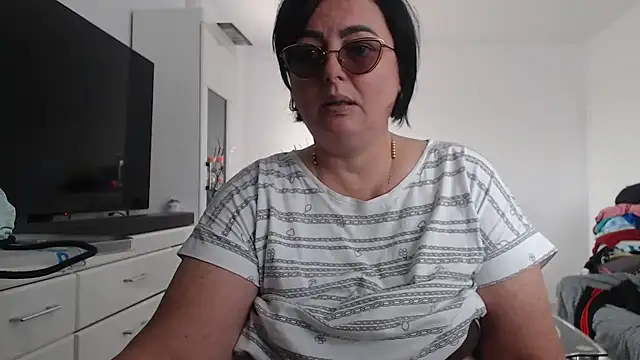 Amandamuller1982 online show from 10-05-25, 10:06