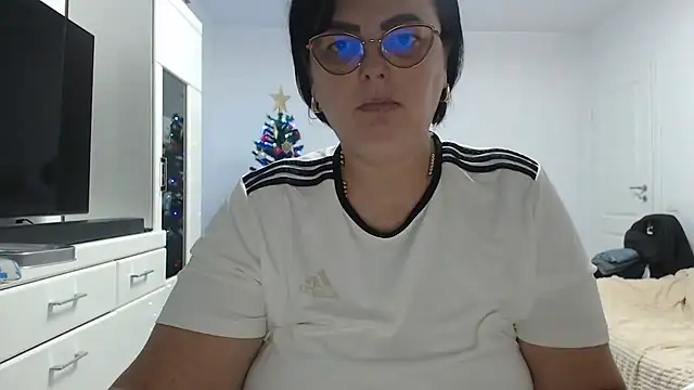 Amandamuller1982 online show from 12-18-25, 11:08