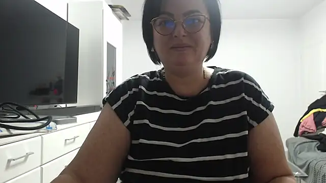 Amandamuller1982 online show from 10-17-25, 10:33