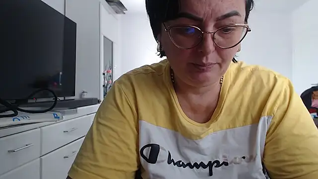 Amandamuller1982 online show from 10-14-25, 08:37