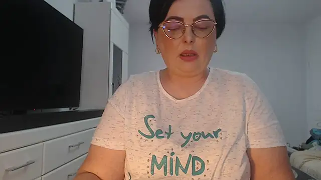 Amandamuller1982 online show from 04-26-26, 02:03