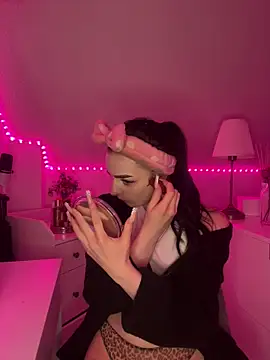 Snapshot of AdelinaAlia chatting on 02-21-26, 09:06 AdelinaAlia online show from 02-21-26, 09:06