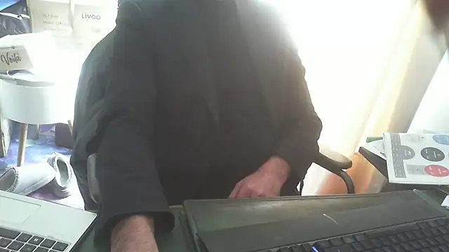 shyfrenchcock1 online show from 03-05-26, 12:24