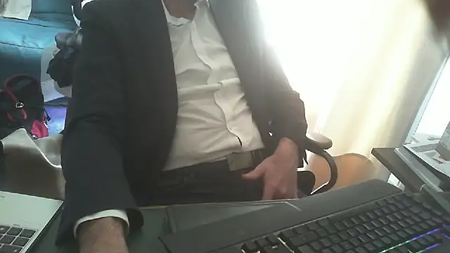 shyfrenchcock1 online show from 04-17-26, 11:57