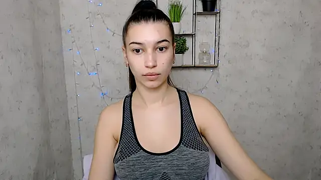 KarolinaRosse  online show from 03-18-25, 06:50