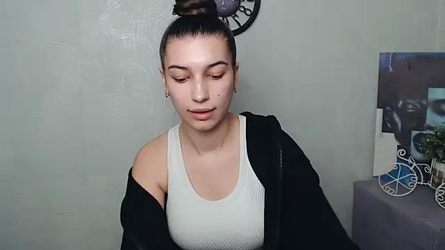 KarolinaRosse  online show from 03-12-25, 10:05
