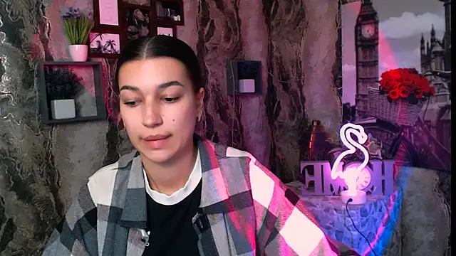KarolinaRosse  online show from 10-21-25, 05:18