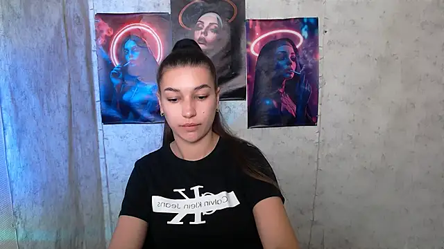 KarolinaRosse  online show from 10-14-25, 04:57