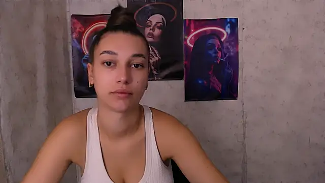 KarolinaRosse  online show from 09-18-25, 04:59