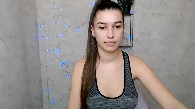 KarolinaRosse  online show from 03-18-25, 01:44