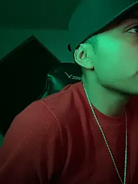 Snapshot of SkinnyHot444 chatting on 12-17-24, 01:05 SkinnyHot444 online show from 12-17-24, 01:05