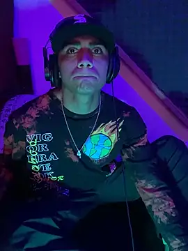 Snapshot of SkinnyHot444 chatting on 01-15-25, 10:17 SkinnyHot444 online show from 01-15-25, 10:17