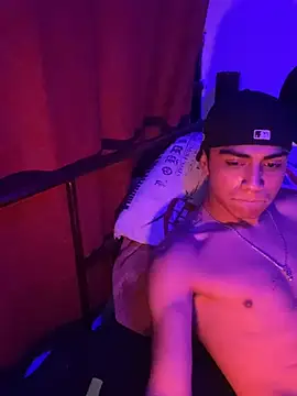 Snapshot of SkinnyHot444 chatting on 01-15-25, 01:20 SkinnyHot444 online show from 01-15-25, 01:20