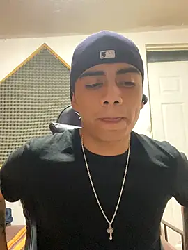 Snapshot of SkinnyHot444 chatting on 10-22-25, 08:25 SkinnyHot444 online show from 10-22-25, 08:25