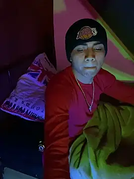 Snapshot of SkinnyHot444 chatting on 01-08-25, 12:15 SkinnyHot444 online show from 01-08-25, 12:15