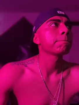 Snapshot of SkinnyHot444 chatting on 12-06-24, 10:46 SkinnyHot444 online show from 12-06-24, 10:46