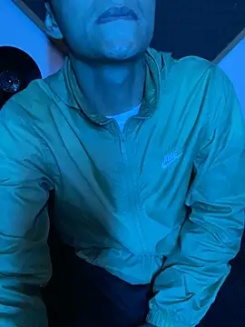 Snapshot of SkinnyHot444 chatting on 02-08-25, 04:35 SkinnyHot444 online show from 02-08-25, 04:35