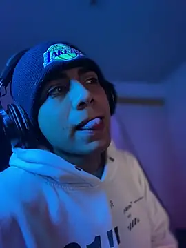 Snapshot of SkinnyHot444 chatting on 12-12-24, 08:10 SkinnyHot444 online show from 12-12-24, 08:10