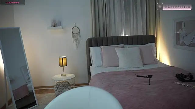 ZoeeZolton online show from 03-21-25, 05:02