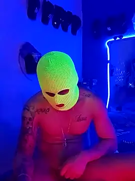 Snapshot of Alexandrei chatting on 01-11-25, 04:03 Alexandrei online show from 01-11-25, 04:03