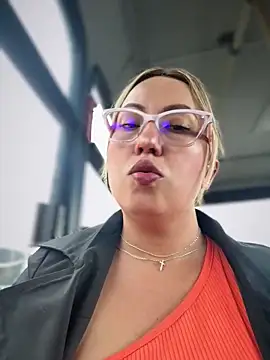 VIOLETA-25  online show from 05-07-26, 03:15