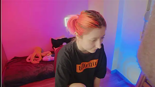 Snapshot of Bloom-fairy chatting on 02-22-26, 03:02 Bloom-fairy online show from 02-22-26, 03:02