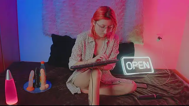 Snapshot of Bloom-fairy chatting on 02-03-26, 02:11 Bloom-fairy online show from 02-03-26, 02:11