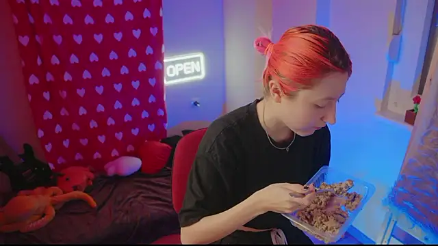 Snapshot of Bloom-fairy chatting on 02-16-26, 01:54 Bloom-fairy online show from 02-16-26, 01:54