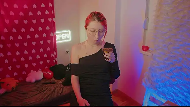 Snapshot of Bloom-fairy chatting on 02-15-26, 02:49 Bloom-fairy online show from 02-15-26, 02:49