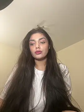 Snapshot of Sweet_Khalifa_ chatting on 02-02-25, 03:39 Sweet Khalifa  online show from 02-02-25, 03:39