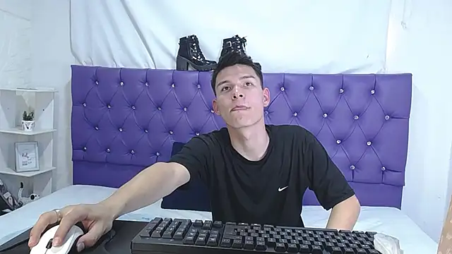 Snapshot of Zafiro_Chizuy chatting on 12-01-24, 09:09 Zafiro Chizuy online show from 12-01-24, 09:09