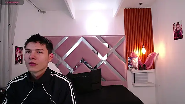 Snapshot of Zafiro_Chizuy chatting on 12-12-24, 03:21 Zafiro Chizuy online show from 12-12-24, 03:21