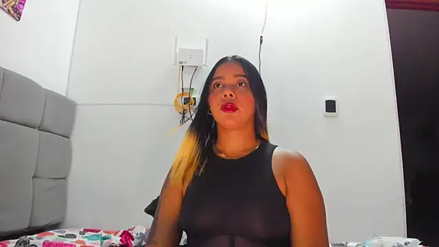 Snapshot of Miranda-brow chatting on 11-09-25, 04:05 Miranda-brow online show from 11-09-25, 04:05