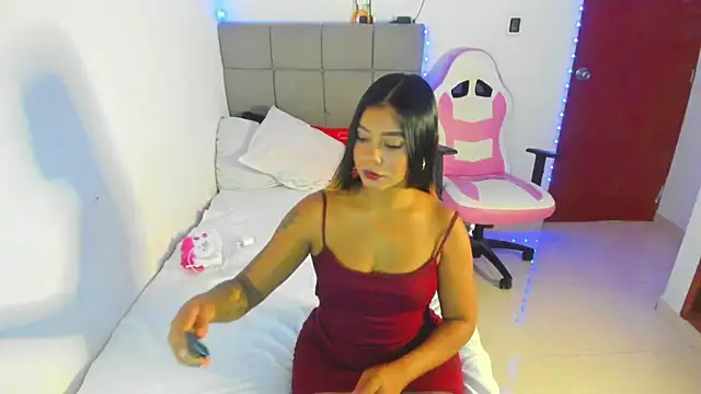 Snapshot of Miranda-brow chatting on 01-11-26, 04:19 Miranda-brow online show from 01-11-26, 04:19