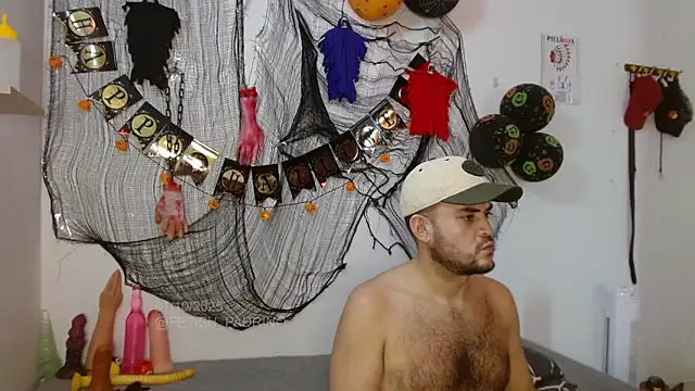 Snapshot of fetish_padrino chatting on 10-02-25, 08:23 fetish padrino online show from 10-02-25, 08:23