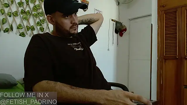Snapshot of fetish_padrino chatting on 03-17-25, 03:07 fetish padrino online show from 03-17-25, 03:07
