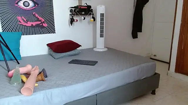 Snapshot of fetish_padrino chatting on 09-16-25, 02:40 fetish padrino online show from 09-16-25, 02:40