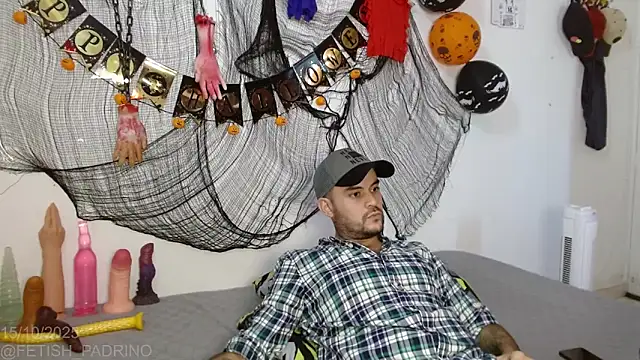 Snapshot of fetish_padrino chatting on 10-16-25, 05:54 fetish padrino online show from 10-16-25, 05:54