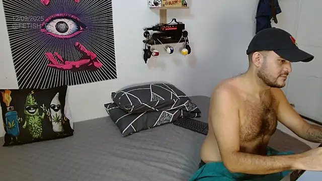 Snapshot of fetish_padrino chatting on 09-13-25, 03:45 fetish padrino online show from 09-13-25, 03:45