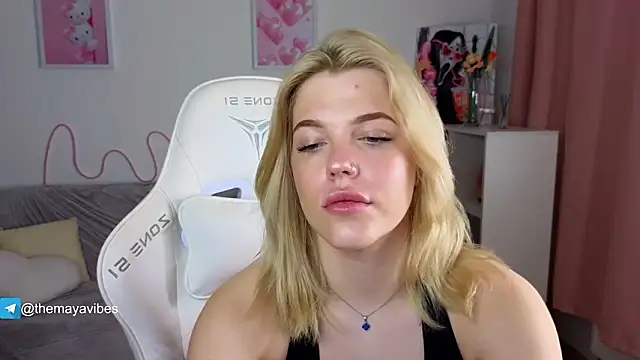 Snapshot of Maya_Rave chatting on 02-24-26, 03:40 Maya Rave online show from 02-24-26, 03:40