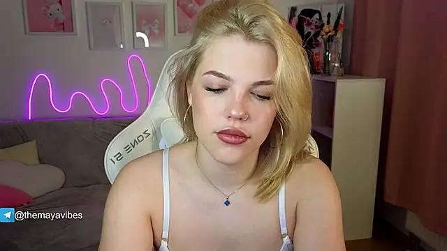 Snapshot of Maya_Rave chatting on 02-13-26, 03:28 Maya Rave online show from 02-13-26, 03:28