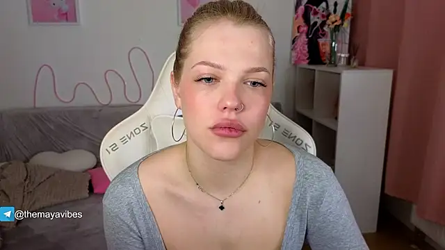 Snapshot of Maya_Rave chatting on 03-09-26, 04:16 Maya Rave online show from 03-09-26, 04:16