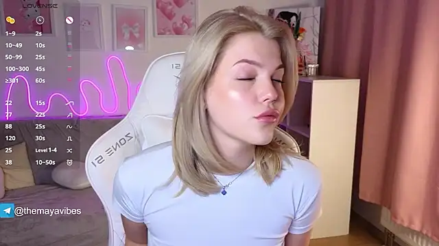 Snapshot of Maya_Rave chatting on 02-02-26, 03:38 Maya Rave online show from 02-02-26, 03:38