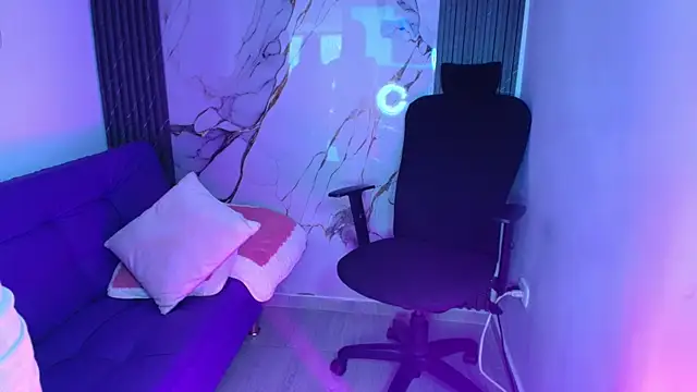 luccianagreyy online show from 06-18-26, 01:27