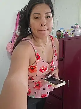 Snapshot of steisy325 chatting on 05-11-26, 02:45 steisy325 online show from 05-11-26, 02:45